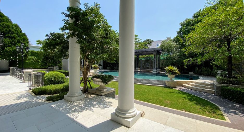 For sale 5 bedrooms house in Taling Chan, Bangkok
