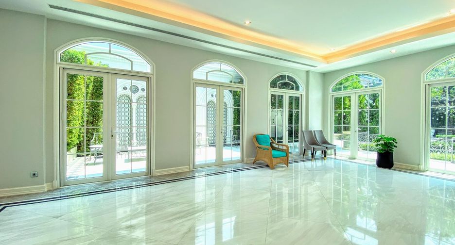 For sale 5 bedrooms house in Taling Chan, Bangkok