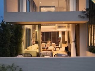 For sale 3 bedrooms townhouse in Huai Khwang, Bangkok