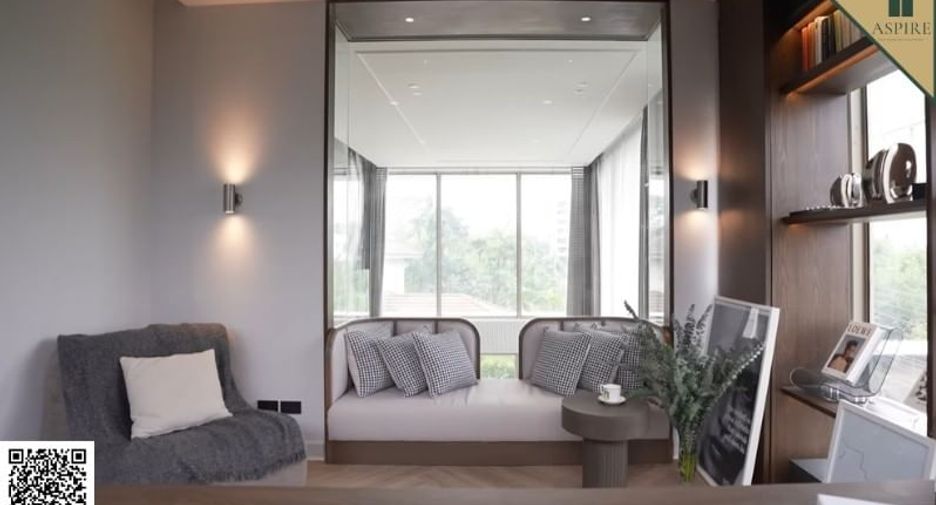 For sale 3 bedrooms townhouse in Huai Khwang, Bangkok