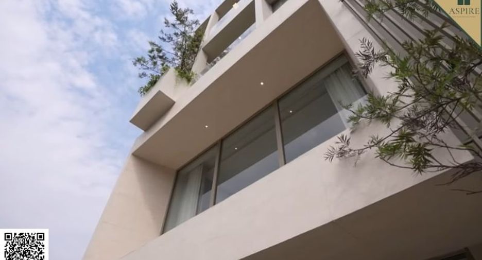 For sale 3 bedrooms townhouse in Huai Khwang, Bangkok