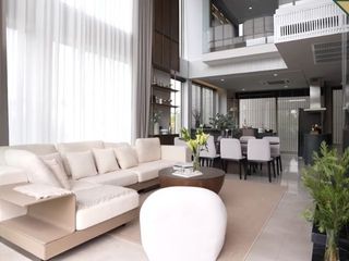 For sale 3 bedrooms townhouse in Huai Khwang, Bangkok