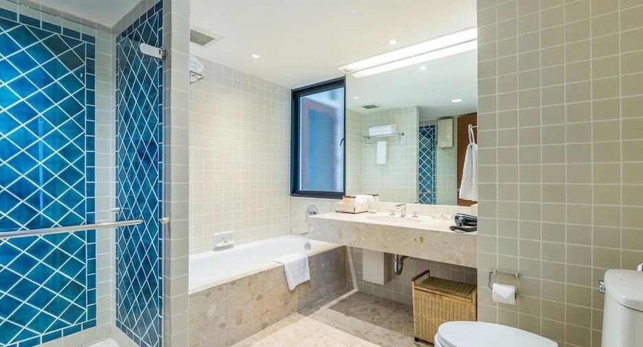 For rent 3 bedrooms condo in Yan Nawa, Bangkok