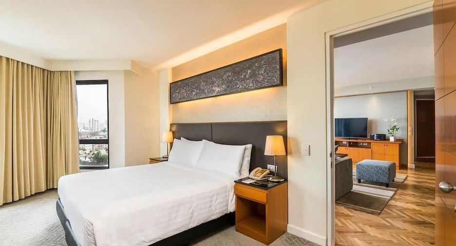 For rent 3 bedrooms condo in Yan Nawa, Bangkok