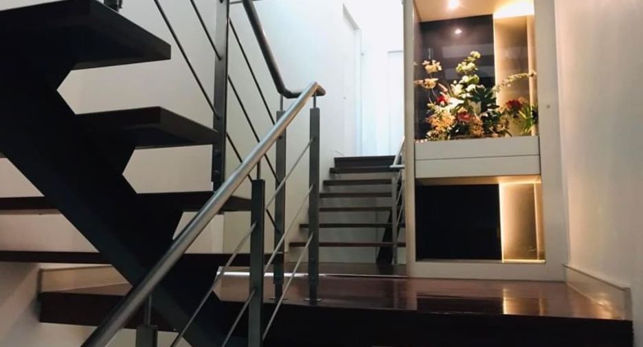 For rent 4 bed house in Chatuchak, Bangkok