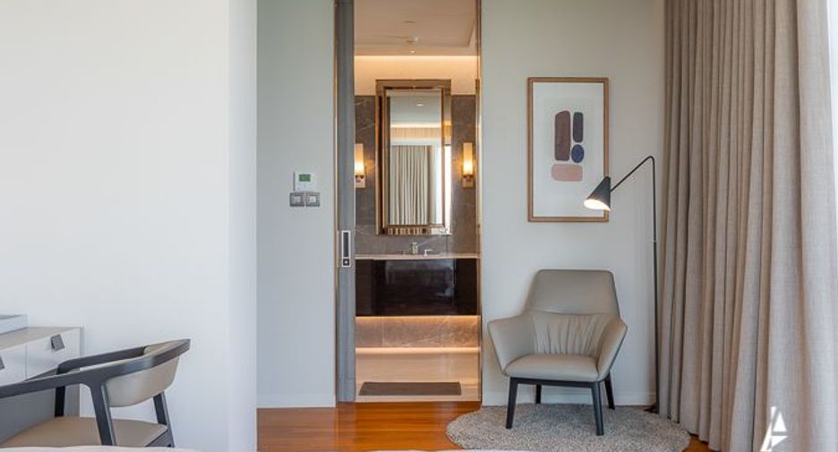 For rent and for sale 2 bedrooms condo in Pathum Wan, Bangkok