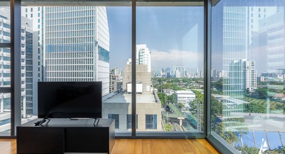 For rent and for sale 2 bedrooms condo in Pathum Wan, Bangkok