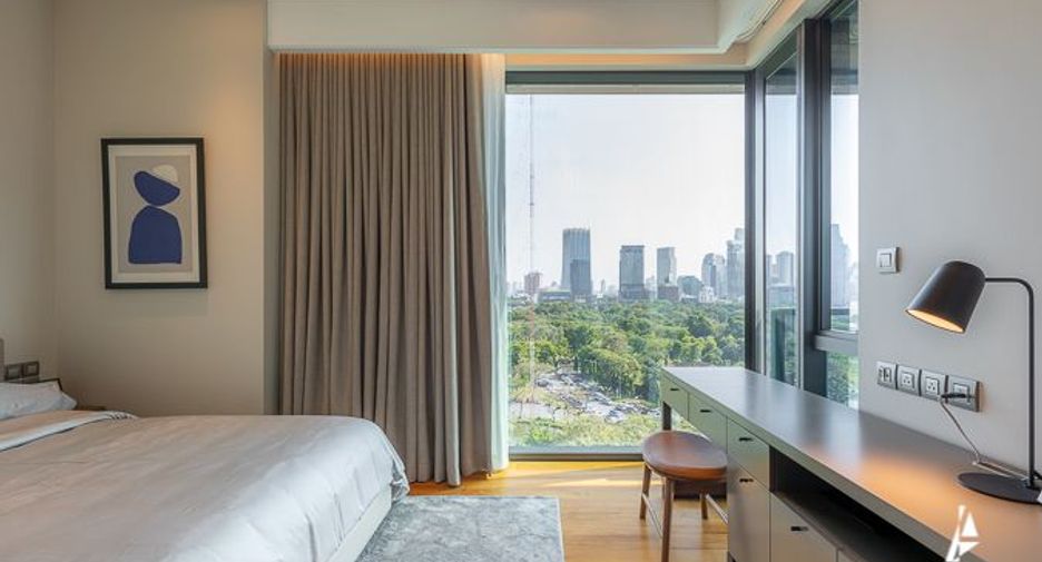 For rent and for sale 2 bedrooms condo in Pathum Wan, Bangkok