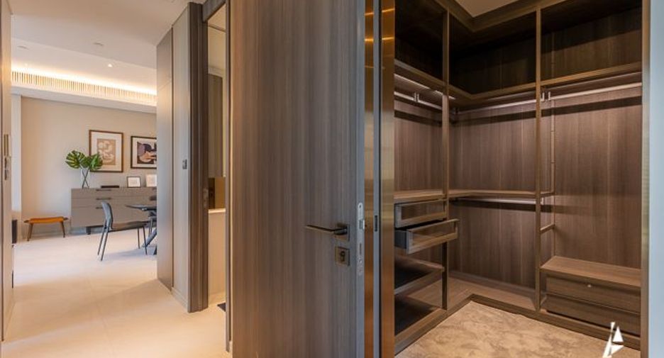 For rent and for sale 2 bedrooms condo in Pathum Wan, Bangkok