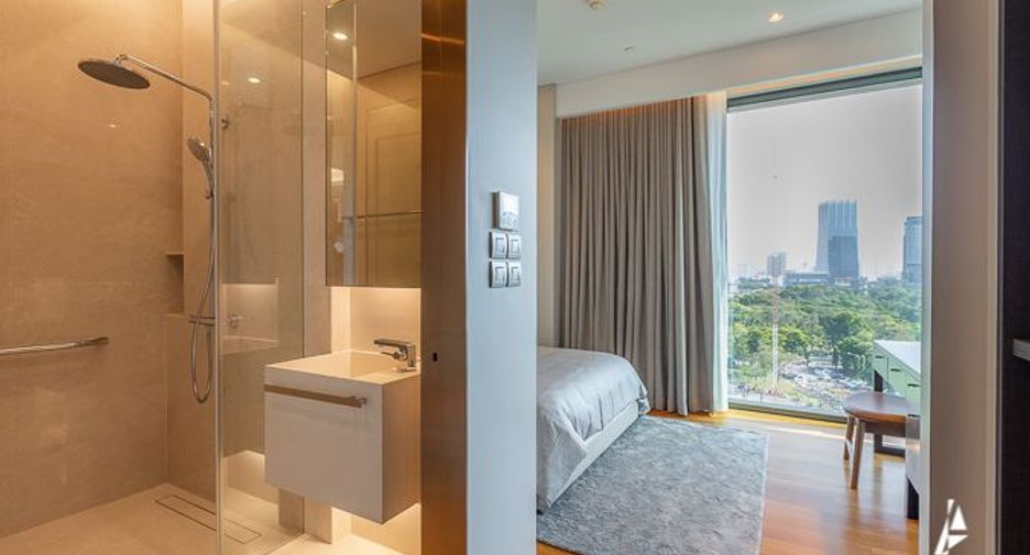 For rent and for sale 2 bedrooms condo in Pathum Wan, Bangkok