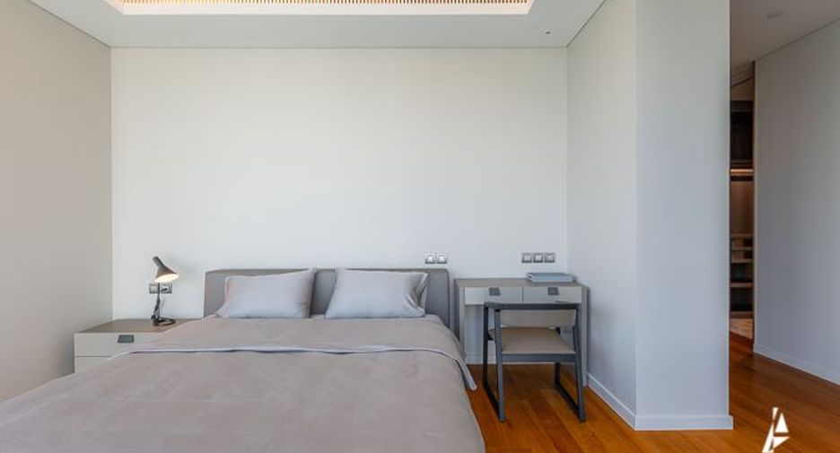 For rent and for sale 2 bedrooms condo in Pathum Wan, Bangkok