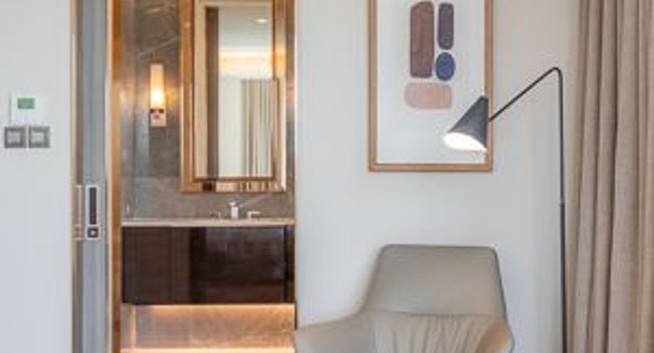 For rent and for sale 2 bedrooms condo in Pathum Wan, Bangkok