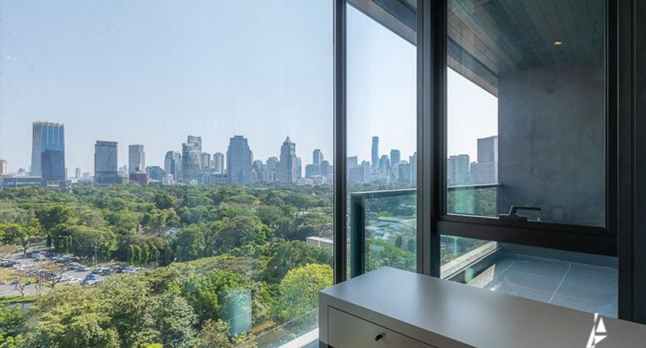For rent and for sale 2 bedrooms condo in Pathum Wan, Bangkok