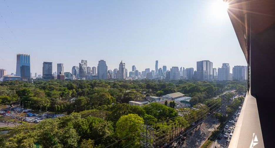 For rent and for sale 2 bedrooms condo in Pathum Wan, Bangkok