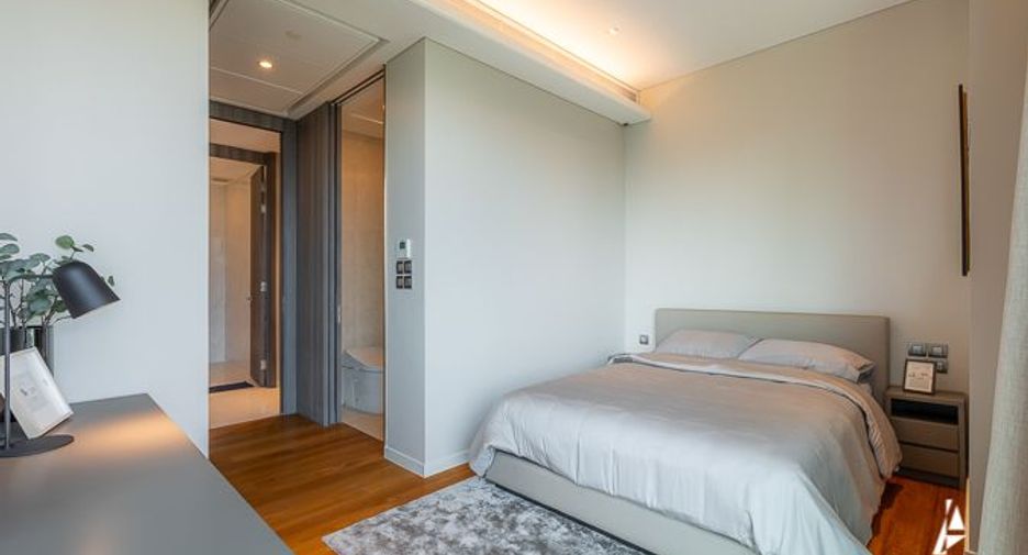 For rent and for sale 2 bedrooms condo in Pathum Wan, Bangkok