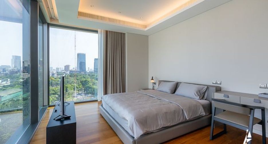 For rent and for sale 2 bedrooms condo in Pathum Wan, Bangkok