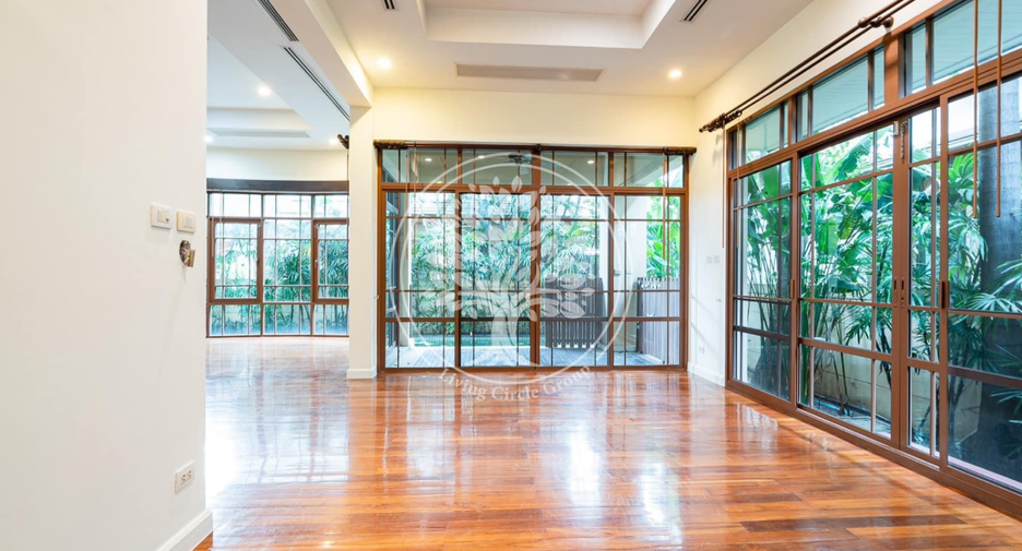 出租 4 卧室 独立屋 在 Watthana, 曼谷