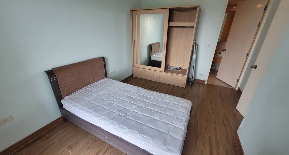 For rent 3 bedrooms condo in Phaya Thai, Bangkok