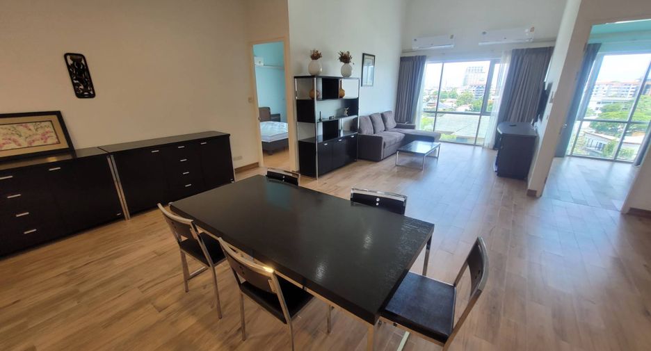 For rent 3 bedrooms condo in Phaya Thai, Bangkok