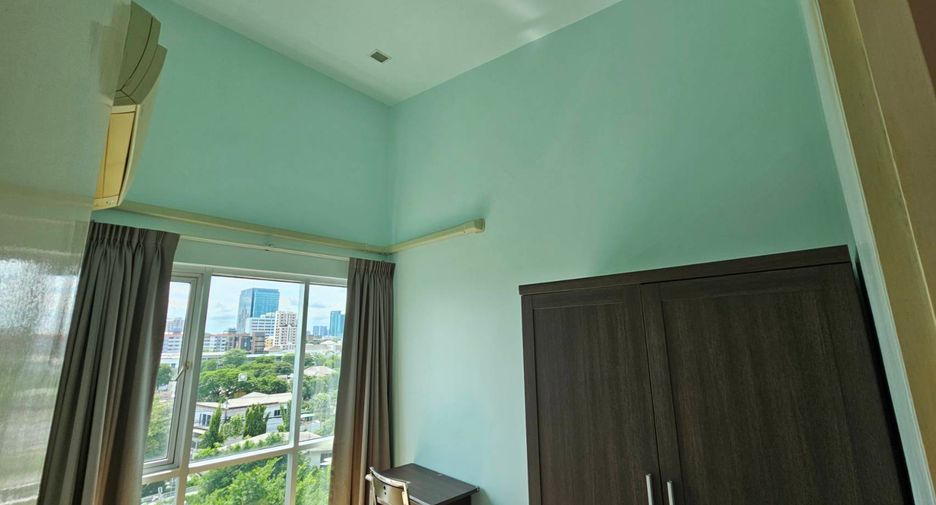 For rent 3 bedrooms condo in Phaya Thai, Bangkok