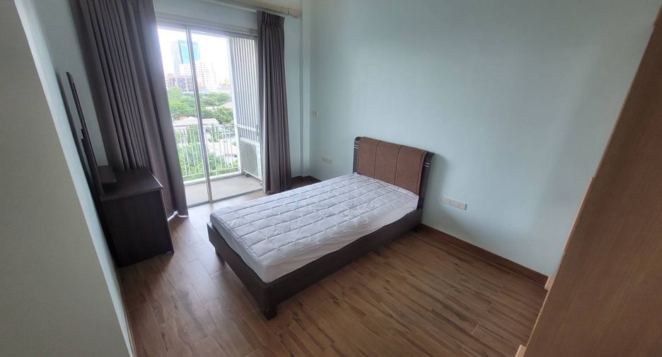 For rent 3 bedrooms condo in Phaya Thai, Bangkok