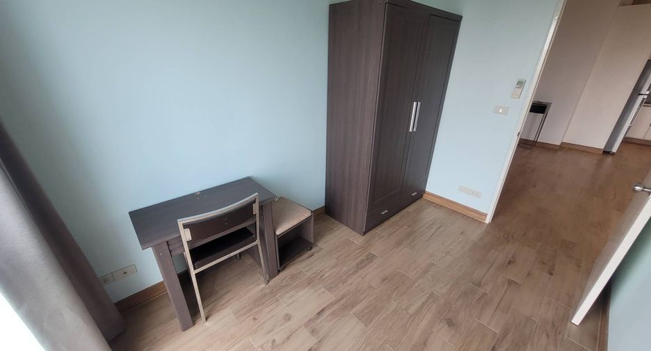 For rent 3 bedrooms condo in Phaya Thai, Bangkok