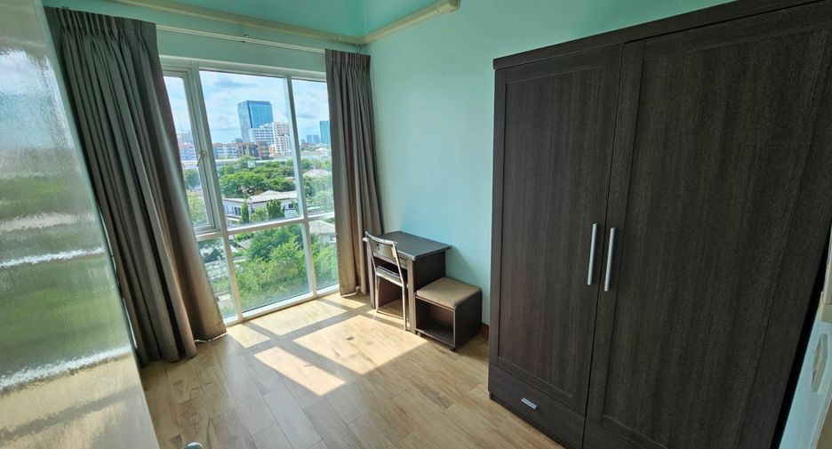 For rent 3 bedrooms condo in Phaya Thai, Bangkok