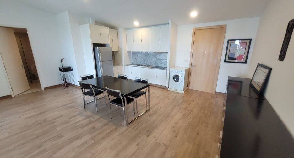 For rent 3 bedrooms condo in Phaya Thai, Bangkok