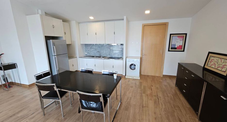 For rent 3 bedrooms condo in Phaya Thai, Bangkok