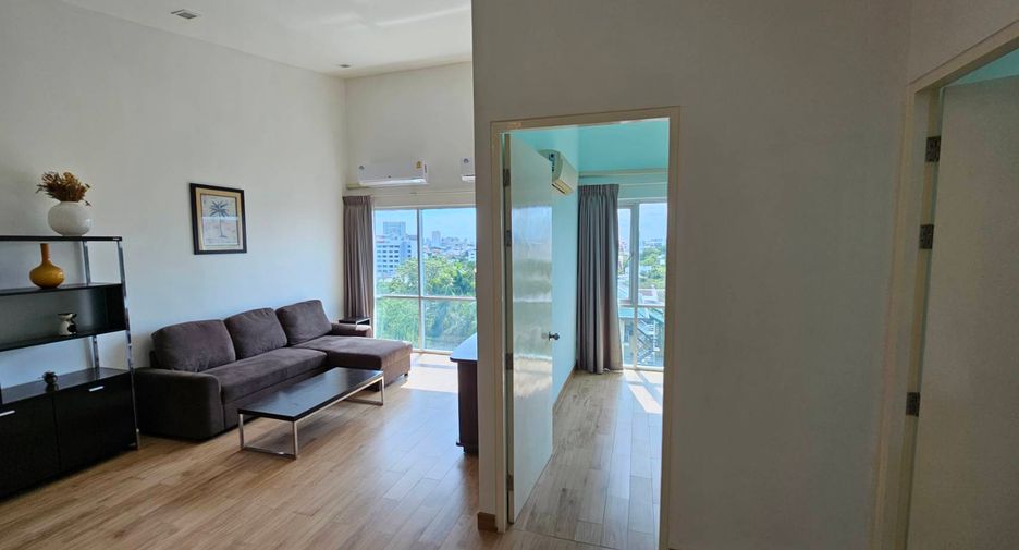 For rent 3 bedrooms condo in Phaya Thai, Bangkok