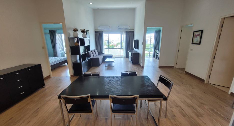 For rent 3 bedrooms condo in Phaya Thai, Bangkok