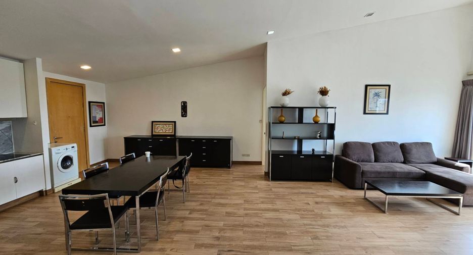 For rent 3 bedrooms condo in Phaya Thai, Bangkok