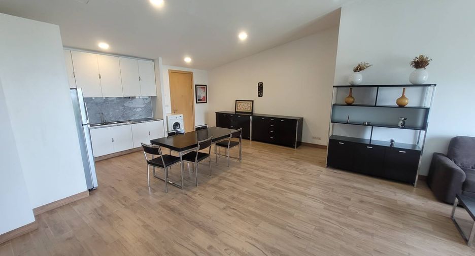 For rent 3 bedrooms condo in Phaya Thai, Bangkok