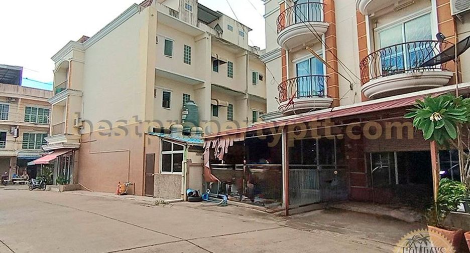 For rent 3 bed retail Space in Bang Saray, Pattaya