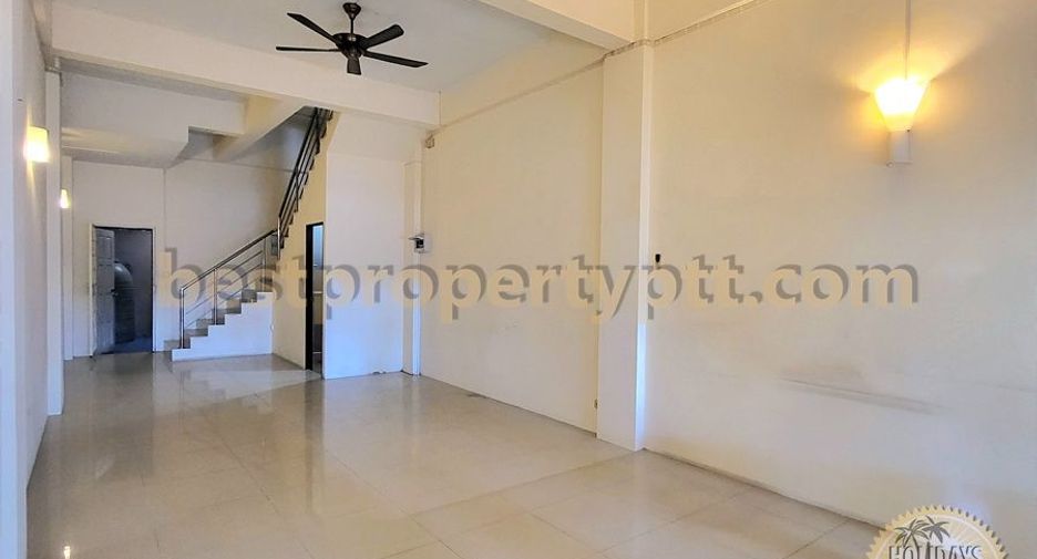 For rent 3 bed retail Space in Bang Saray, Pattaya