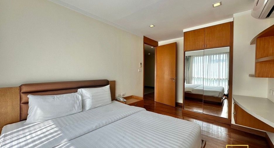 For rent 2 Beds serviced apartment in Watthana, Bangkok