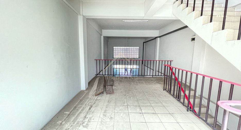 For sale 3 bed retail Space in Mueang Nonthaburi, Nonthaburi