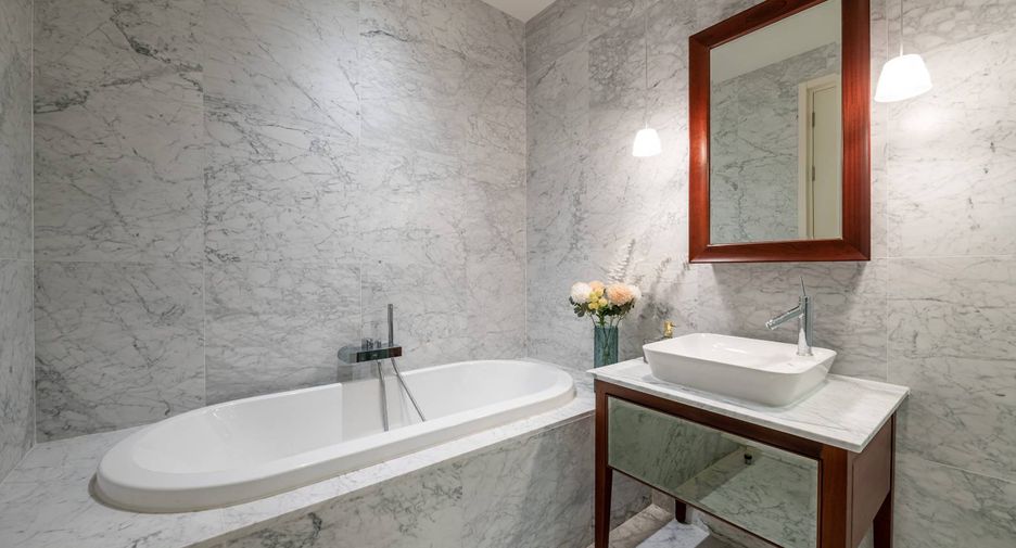 For sale 2 bedrooms condo in Watthana, Bangkok