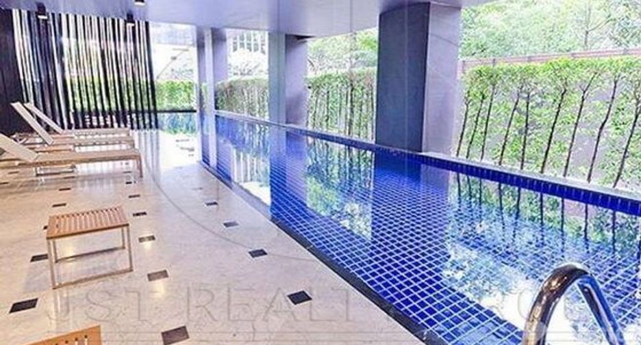 For sale 2 bedrooms condo in Khlong Toei, Bangkok