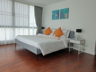 For rent 3 bedrooms condo in Sathon, Bangkok