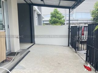 For sale 3 bed townhouse in Bang Phli, Samut Prakan