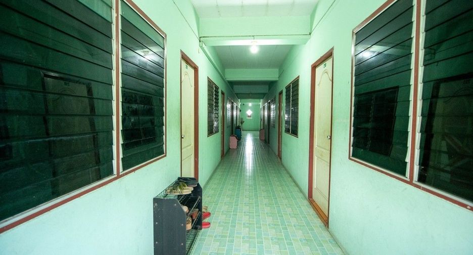 For sale 28 bedrooms apartment in Sam Khok, Pathum Thani