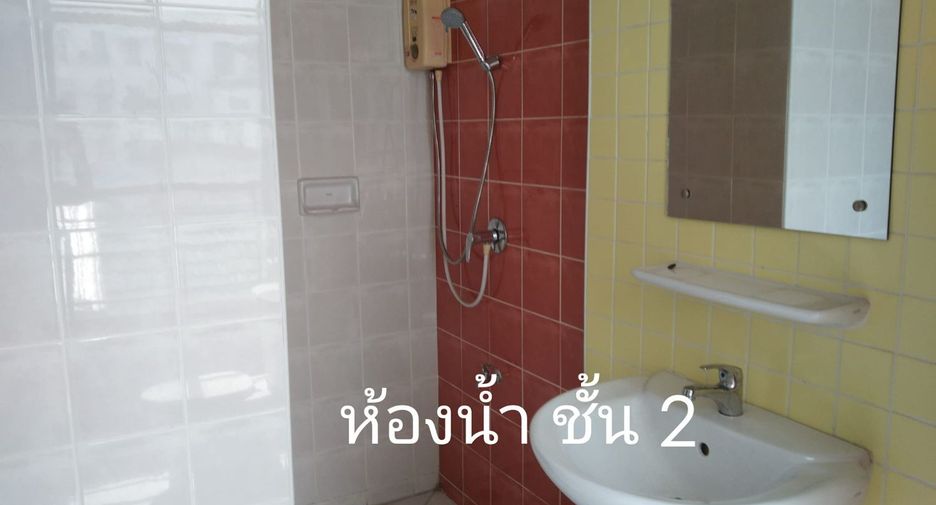 À louer et à vendre 3 chambres condo à Suan Luang, Bangkok