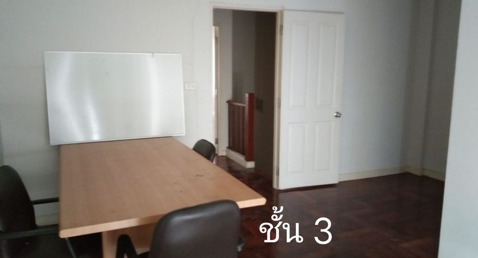 À louer et à vendre 3 chambres condo à Suan Luang, Bangkok