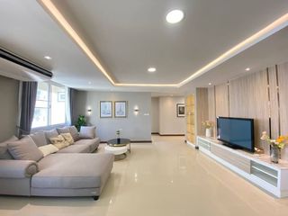 À louer 3 chambres condo à Watthana, Bangkok