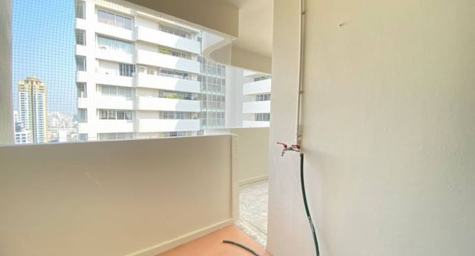 À louer 3 chambres condo à Watthana, Bangkok