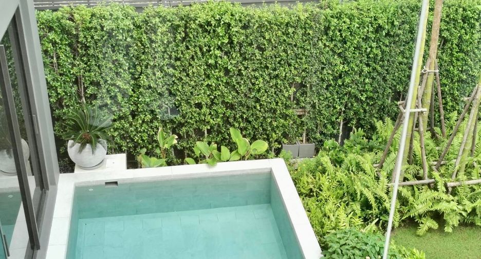 For sale 4 bedrooms house in Wang Thonglang, Bangkok