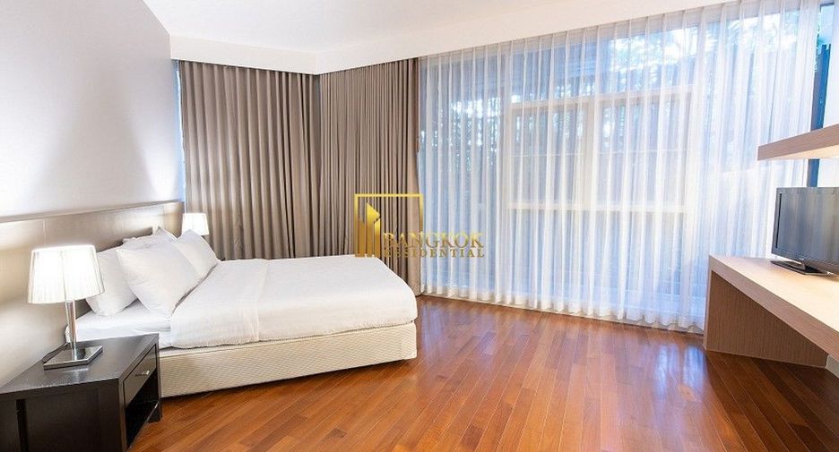 For rent 4 bed apartment in Yan Nawa, Bangkok