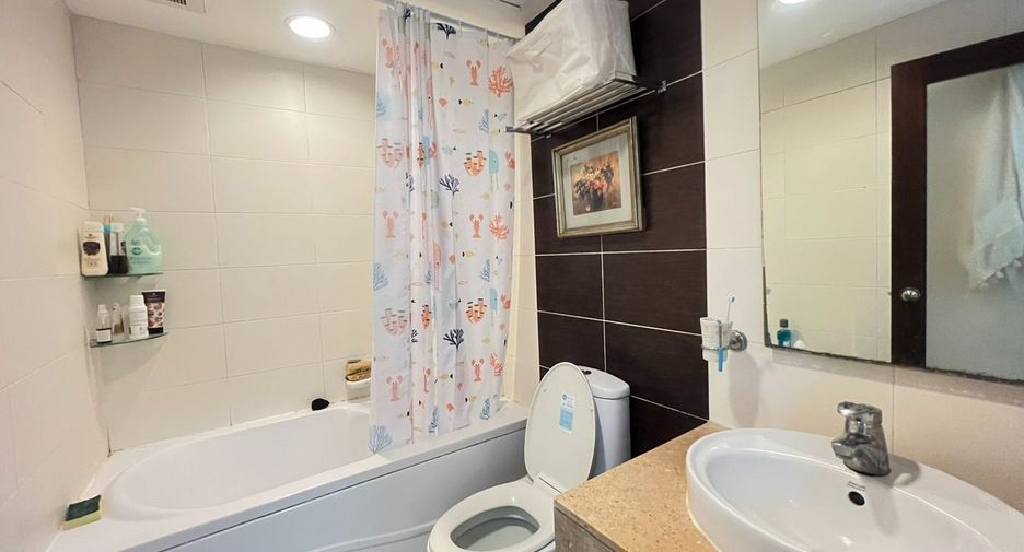 For sale 1 bed condo in Khlong Toei, Bangkok