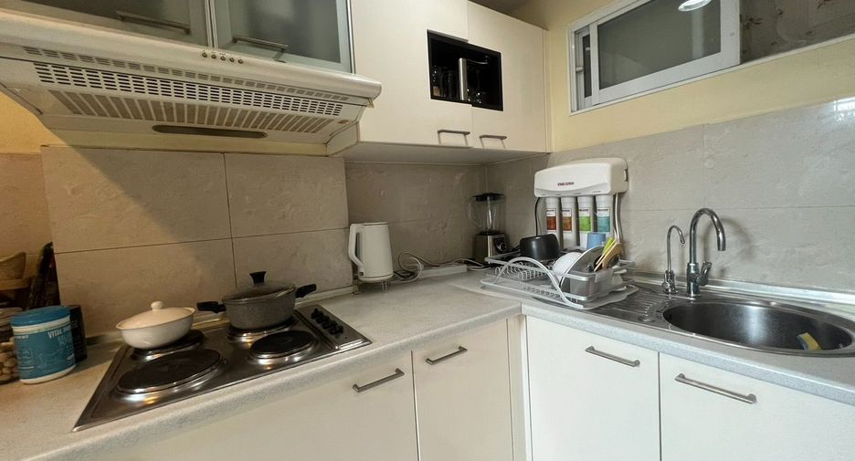 For sale 1 bed condo in Khlong Toei, Bangkok